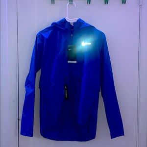Blue Nike windbreaker !